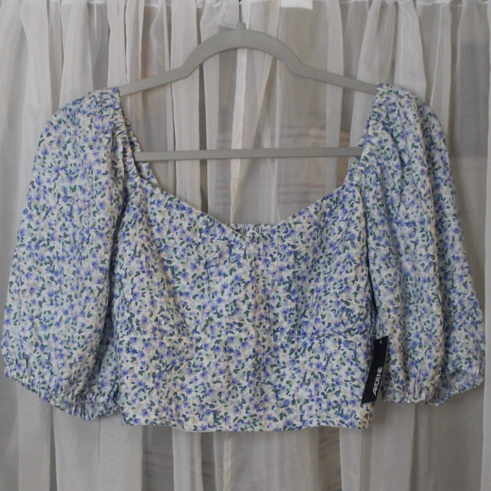 NWT ARDENE Women's White/Blue Floral Top with Balloon sleeves in Sz (L)